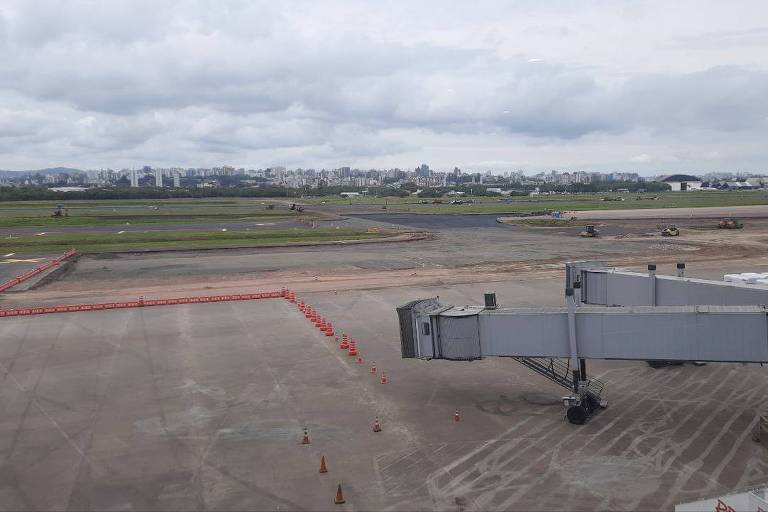 Cerimônia marca reabertura do aeroporto Salgado Filho, em Porto Alegre