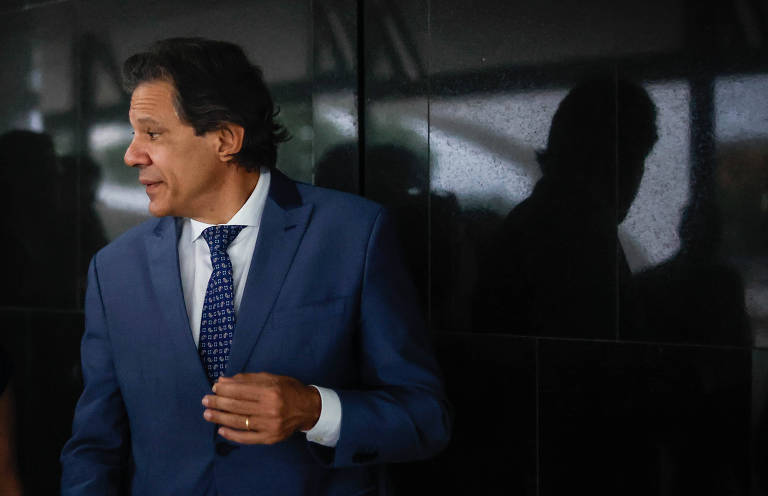 Com Haddad na Europa, é improvável definição sobre revisão de gastos na próxima semana