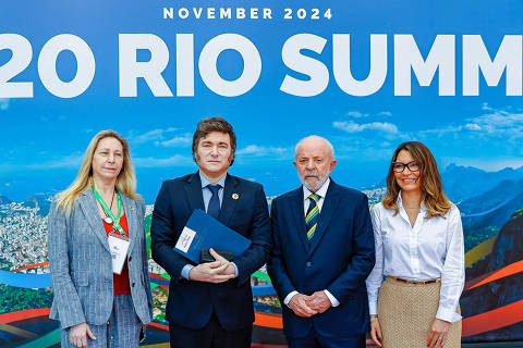 Brazil's President Luiz Inacio Lula da Silva greets Argentina's President Javier Milei at the G20 summit, in Rio de Janeiro, Brazil, November 18, 2024. Brazilian Presidency/Handout via REUTERS THIS IMAGE HAS BEEN SUPPLIED BY A THIRD PARTY. NO RESALES. NO ARCHIVES. ORG XMIT: HO-RIO25