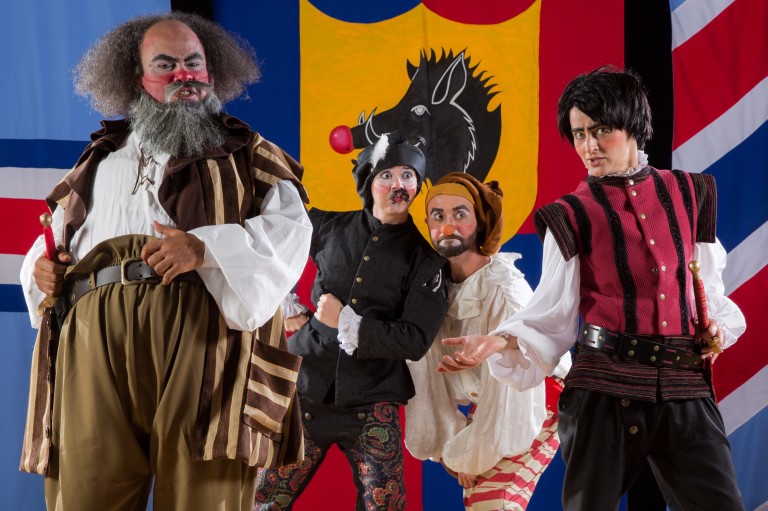 'Henrique 5º', de Shakespeare, é adaptado no palco para crianças