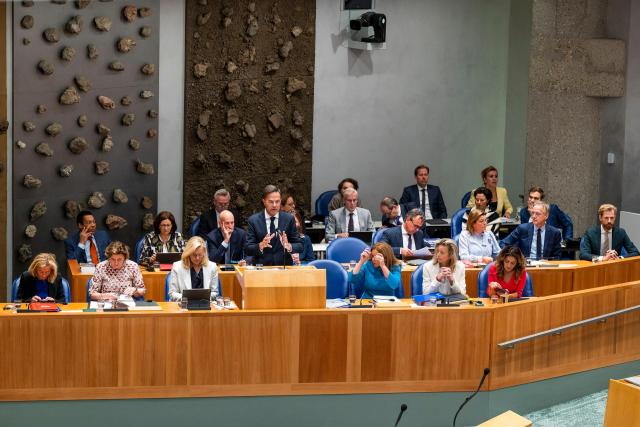 Kabinetsleden in vak K in de Tweede Kamer