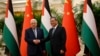 资料照片：中国总理李强2023年6月15日会晤来访的巴勒斯坦总统阿巴斯。