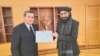 رشید مرادوف، معاون شورای وزیران و وزیر خارجۀ ترکمنستا در دیدار با فضل‌محمد صابر، شارژدافیر طالبان