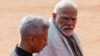 资料照：印度总理莫迪（右）与 印度外长苏杰生(Subrahmanyam Jaishankar)在新德里。（2023年12月5日）