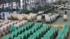 资料照片：中国江苏省南​​通市一家工厂内的钢卷。(2022年3月1日)