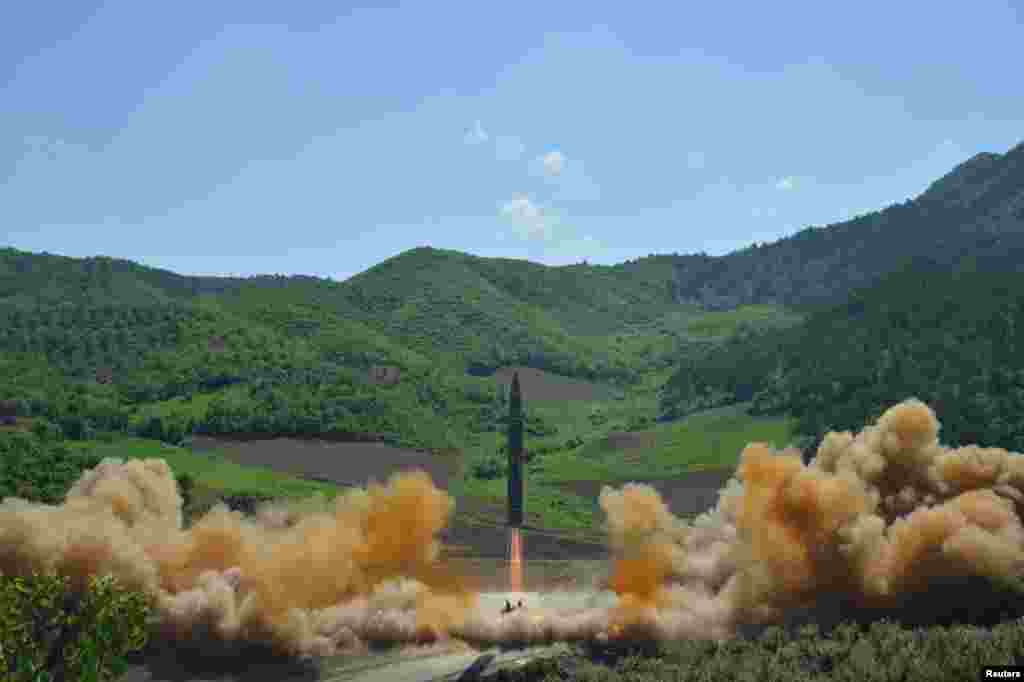 2017年7月4日，朝鲜宣布成功地试验一枚洲际弹道导弹。 这给美国进行这次试验提供了紧迫性。分析人士认为，这枚导弹虽然不能打到夏威夷和加拿大以南的美国48个州，但是却能够威胁到阿拉斯加州。尽管联合国对朝鲜实施了制裁，但朝鲜发展核武器的努力并没有停止，它还多次进行导弹试射，提高了它的武器水平。