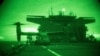 资料照片：美国海军陆战队照片显示美国海军陆战队的一架鱼鹰式飞机在美国海军“刘易斯·B·普勒号”远征移动基地舰上加油，参加代号为“鳄鱼匕首行动”的演练。(2018年4月2日)
