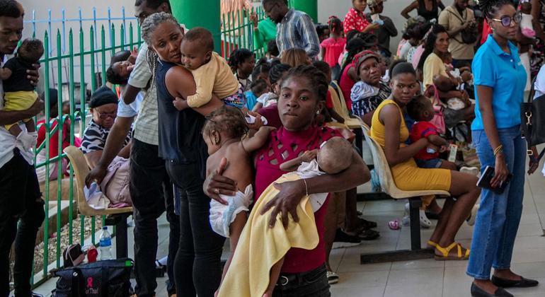 في هايتي، يواجه ما يقرب من 1.6 مليون شخص مستويات حادة من انعدام الأمن الغذائي، مما يزيد من خطر الهزال وسوء التغذية بين الأطفال.