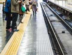 電車内で子供に席を譲った女性　返ってきたひと言に「２００点の回答」「将来が楽しみすぎる」