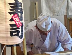 ホームパーティーに現れた寿司店カウンターの写真