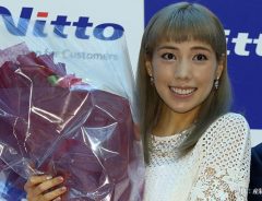 仲里依紗が若かりし頃の両親の写真を公開　パパがハンサムすぎる！