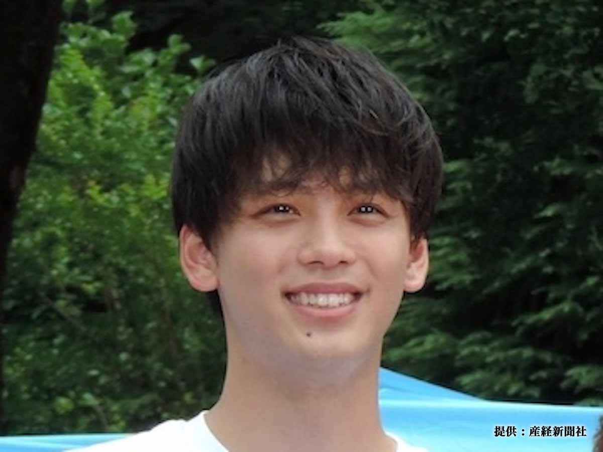 竹内涼真の弟・竹内唯人は歌手としても活躍! インスタで3人兄妹の画像も公開