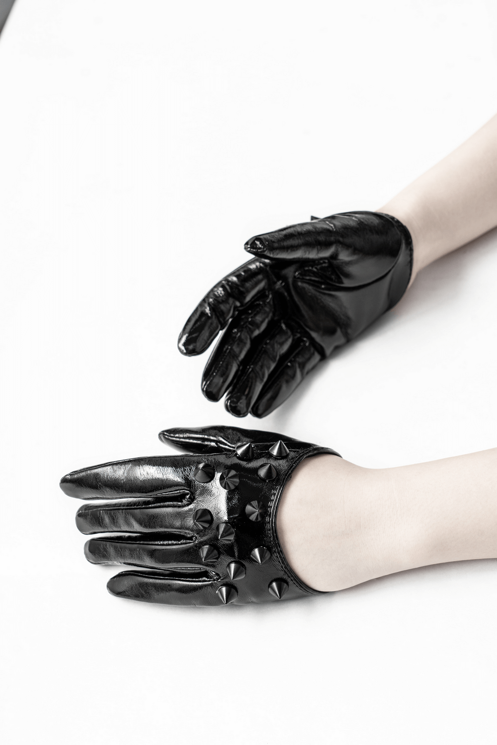 Elegant Chic Black Spiked Punk Half-Hand Gloves