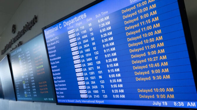 Flight delays on a Delta flight chart due to Crowdstrike outage