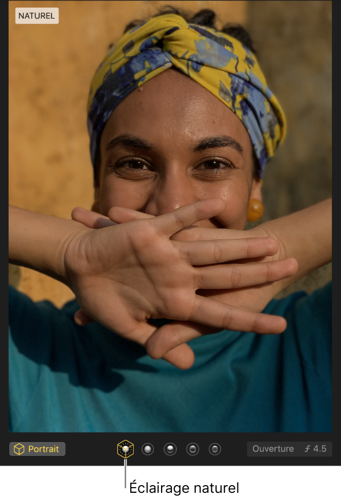 Une photo en mode portrait avec un éclairage naturel.