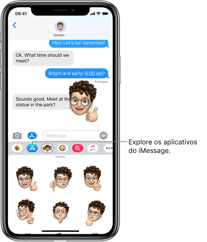 Conversa do Mensagens com o botão Navegador de Apps para iMessage selecionado. A gaveta aberta de apps mostra adesivos com um rosto sorridente.