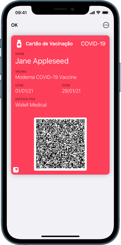 Um cartão de vacinação no app Carteira.