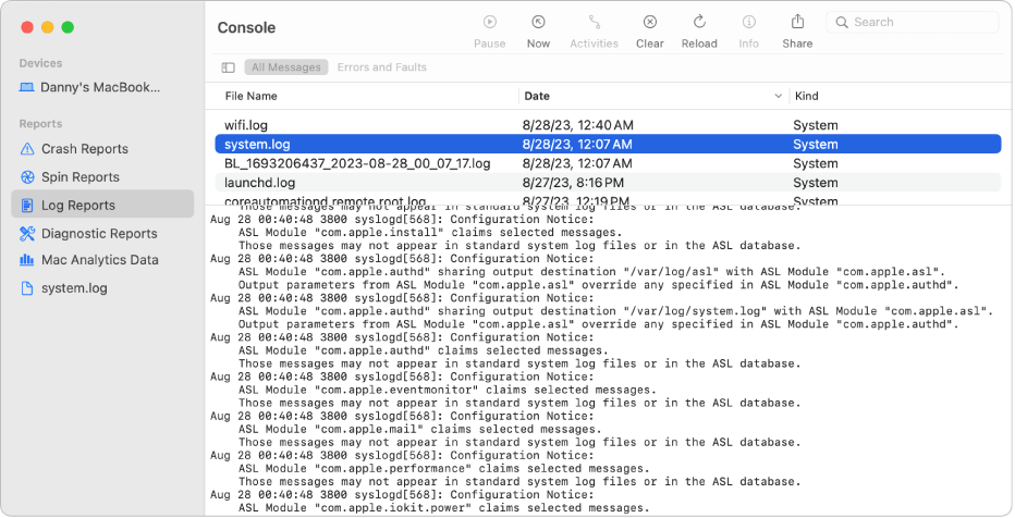 「コンソール」ウインドウ。選択したwifi.logレポートと、その下に詳細情報が表示されています。