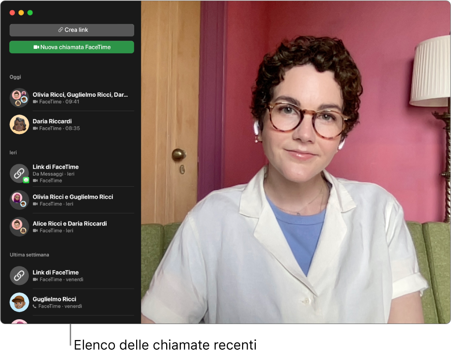 Una finestra di FaceTime che mostra l’elenco dei chiamanti recenti a sinistra.