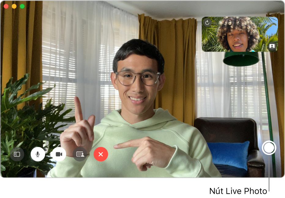 Di chuyển con trỏ lên trên cửa sổ FaceTime để thấy nút Live Photo.