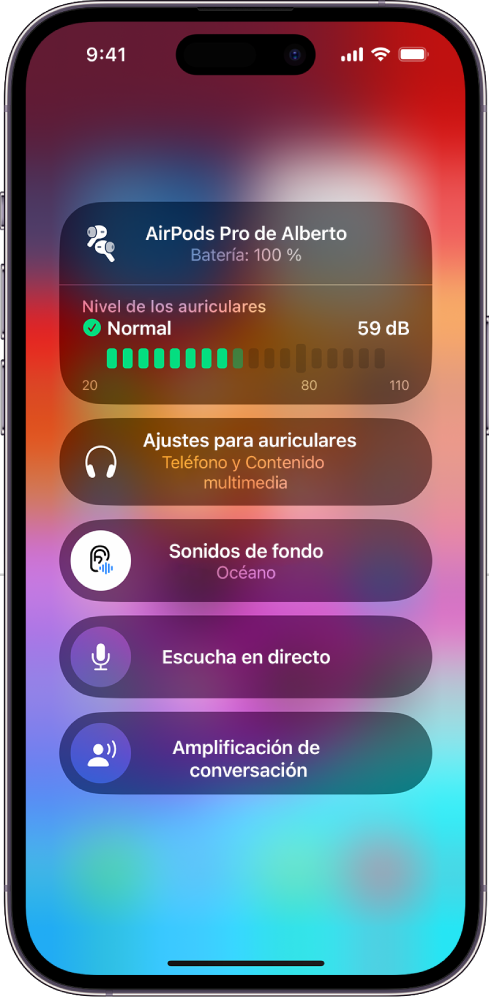 La pantalla de los audífonos en el centro de control. De arriba abajo, incluye “Nivel de los auriculares” en decibelios, “Ajustes para auriculares”, “Sonidos de fondo”, “Escucha en directo” y “Amplificación de conversación”.