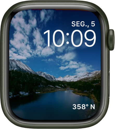 O mostrador Time-lapse exibe um vídeo em time-lapse de um cenário local. Na parte inferior, a complicação Direção da Bússola.