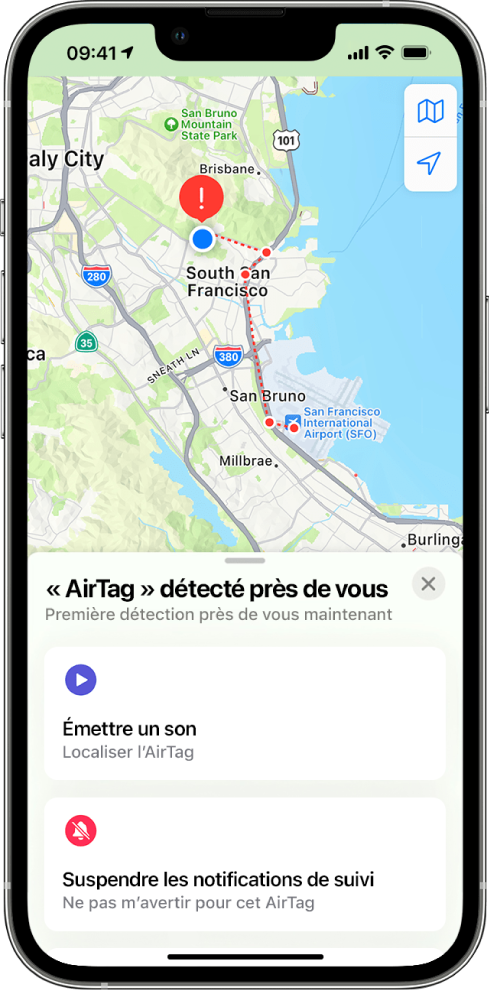 L’écran d’un iPhone montrant un AirTag détecté à proximité de l’utilisateur dans l’app Plans.