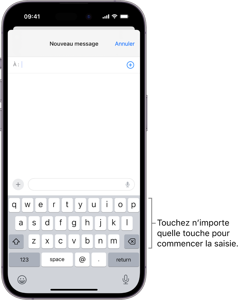 Un e-mail vierge est ouvert dans l’app Mail. Le clavier à l’écran se trouve dans la partie inférieure de l’écran.