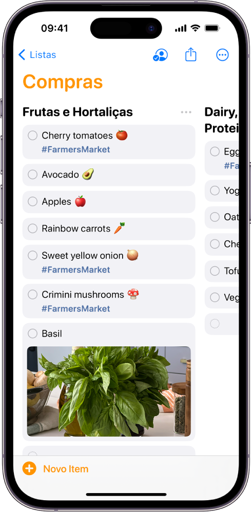 Lista de compras no app Lembretes, com as categorias organizadas em colunas. O botão Novo Item está na parte inferior esquerda.