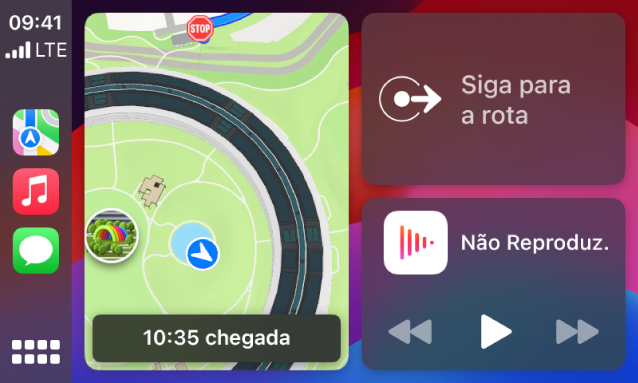 Um Painel do CarPlay mostrando os apps Mapas, Música e Mensagens na Barra Lateral. À direita há um mapa do Apple Park, uma janela de navegação e uma janela com a reprodução atual.