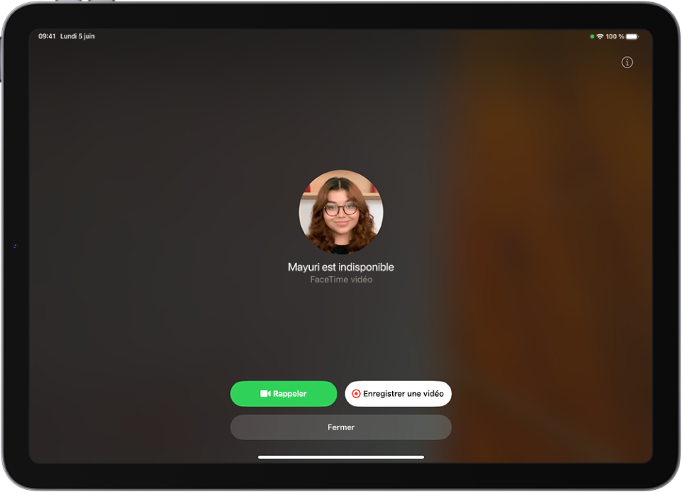 L’écran Enregistrer une vidéo montrant que la personne que vous appelez est indisponible. L’écran inclut un bouton Rappeler ainsi qu’un bouton Enregistrer une vidéo qui vous permet d’enregistrer un message vidéo.