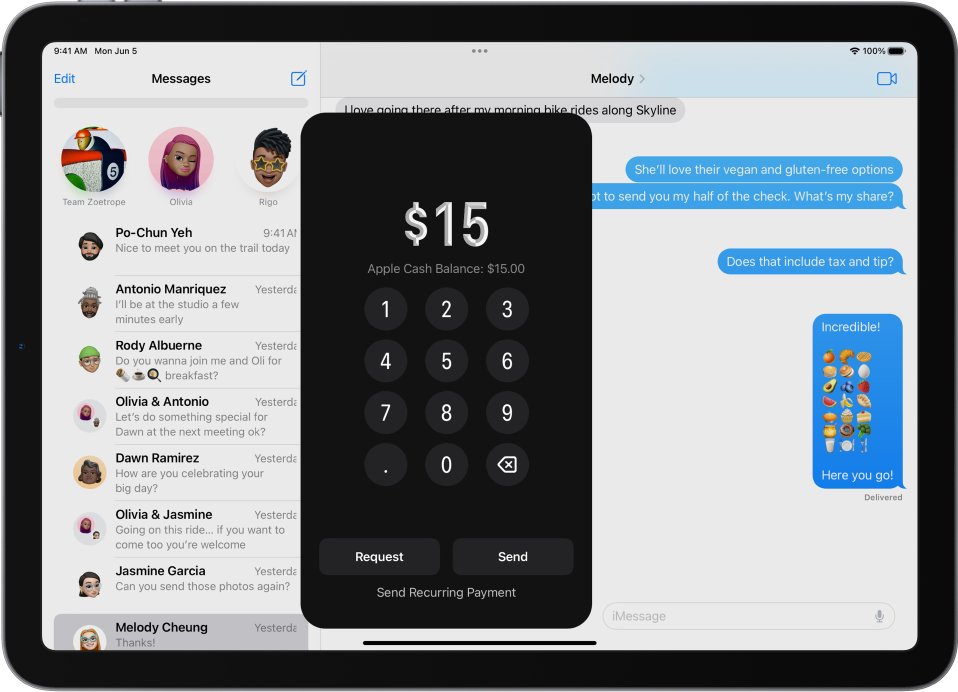 iMessages sarakste un apakšdaļā atvērta Apple Pay.