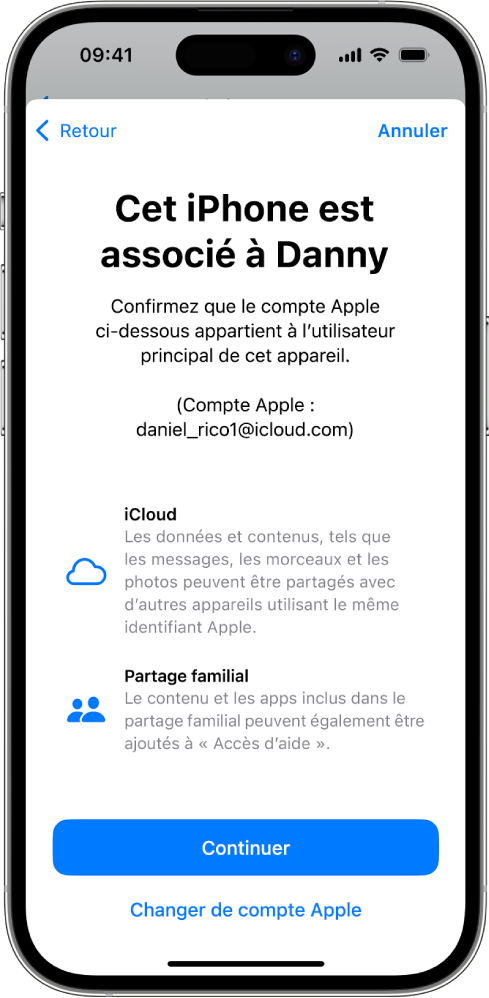 Un iPhone affichant le compte Apple associé avec l’appareil et des informations concernant les fonctionnalités iCloud et Partage familial qui peuvent être utilisées avec Accès d’aide.