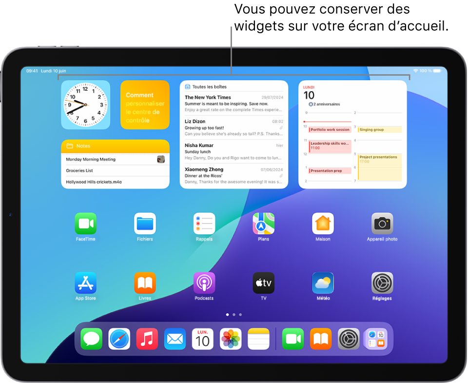 L’écran d’accueil de l’iPad. Des widgets personnalisés de Météo, Musique, Photos, Rappels et Maison sont affichés en haut de l’écran.