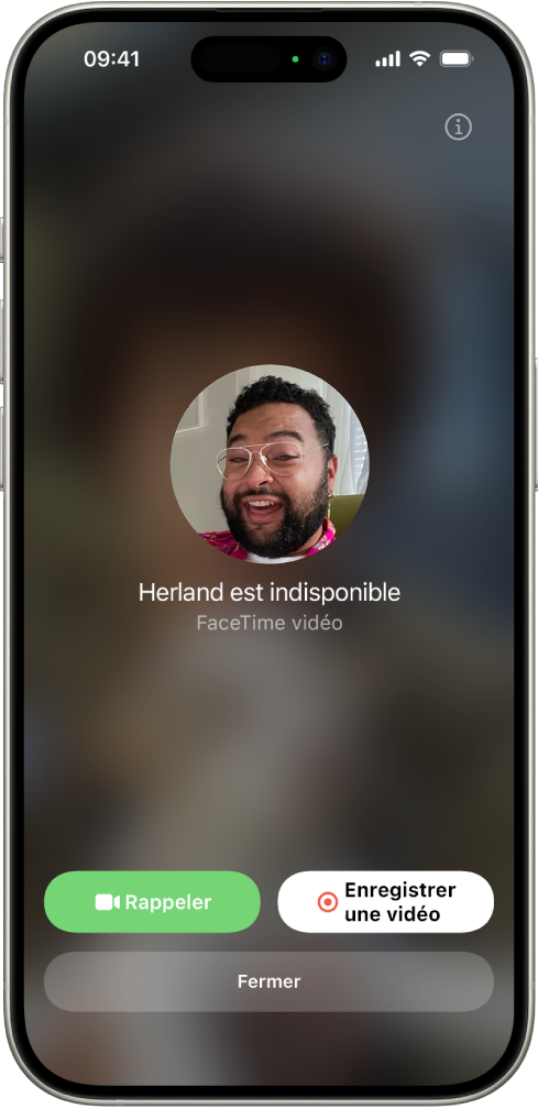 L’écran d’enregistrement d’un message vidéo lorsque la personne que vous appelez n’est pas disponible. Il inclut un bouton Rappeler ainsi qu’un bouton « Enregistrer une vidéo » qui vous permet d’enregistrer un message vidéo.