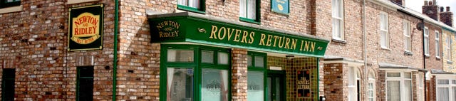 rovers return inn, coronation street set