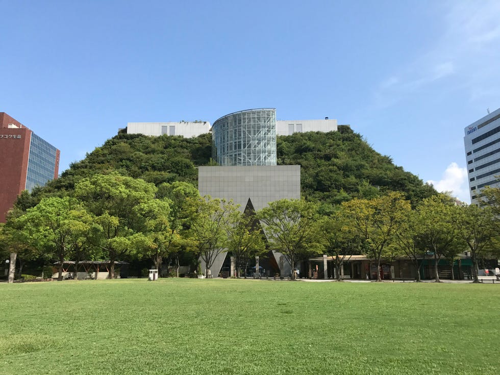 アクロス福岡　エミリオ・アンバース　福岡 名建築 建築家 フォトジェニック