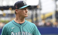 Seattle Mariners manager Scott Servais walks back to the dugout late during Saturday’s game against the Pittsburgh Pirates.