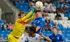 Lech Poznan vs CF Os Belenenses<br>epa04935721 Belenenses' goalkeeper Hugo Ventura (L) in action against   Denis Thomalla (R) of Lech Poznan during the UEFA Europe League group I soccer match between Lech Poznan and FC Os Belenenses in Poznan, Poland, 17 September 2015.  EPA/KUBA KACZMARCZYK POLAND OUT