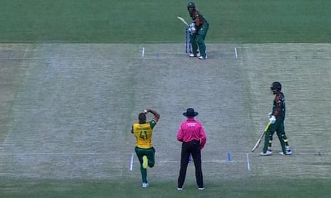 Controversial umpire's call costs Bangladesh at T20 World Cup – video 