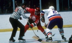 Who is that playing against the New York Islanders? It's the Cleveland Barons and their center Dennis Maruk at Nassau Coliseum in October of 1976.