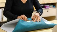 Voici quelques astuces pour recouvrir des chaises ou une assise en tissu