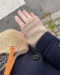 Ravelry: Penny Gloves pattern by PetiteKnit