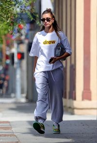 hailey bieber street style