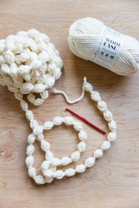 Chunky Crochet Garland Tutorial