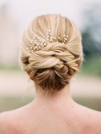 Photography: Jessica Gold Photography - www.jessicagoldphotography.com Read More: http://www.stylemepretty.com/2015/04/03/whimsical-spring-wedding-inspiration/