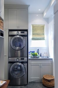 14 Multifunctional Bathroom Designs With Laundry Space