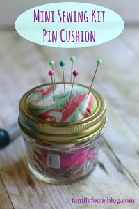 This DIY pin cushion sewing kit is so cute and so easy to make! They make great DIY gifts for those who love to sew. Only requires a few basic supplies. Cute mason jar craft.