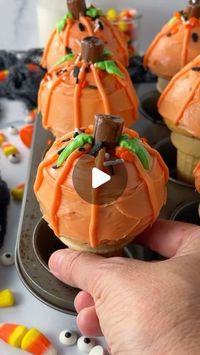 Lise Ode | Mom Loves Baking ® on Instagram: "Let’s make Upside Down Pumpkin Cupcake Cones! 🎃 

Comment CUPCAKE for the full recipe with step by step instructions! 🧡

#pumpkin #halloween #cupcakes #icecreamconecupcakes #pumpkinseason #baking #pumpkincupcakes #halloweencupcakes 

https://www.momlovesbaking.com/pumpkin-ice-cream-cone-cupcakes/"