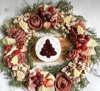 These beautiful boards are sure to be the highlight of your next holiday party. Tianna shares how to accomplish a holiday charcuterie board in five minutes!